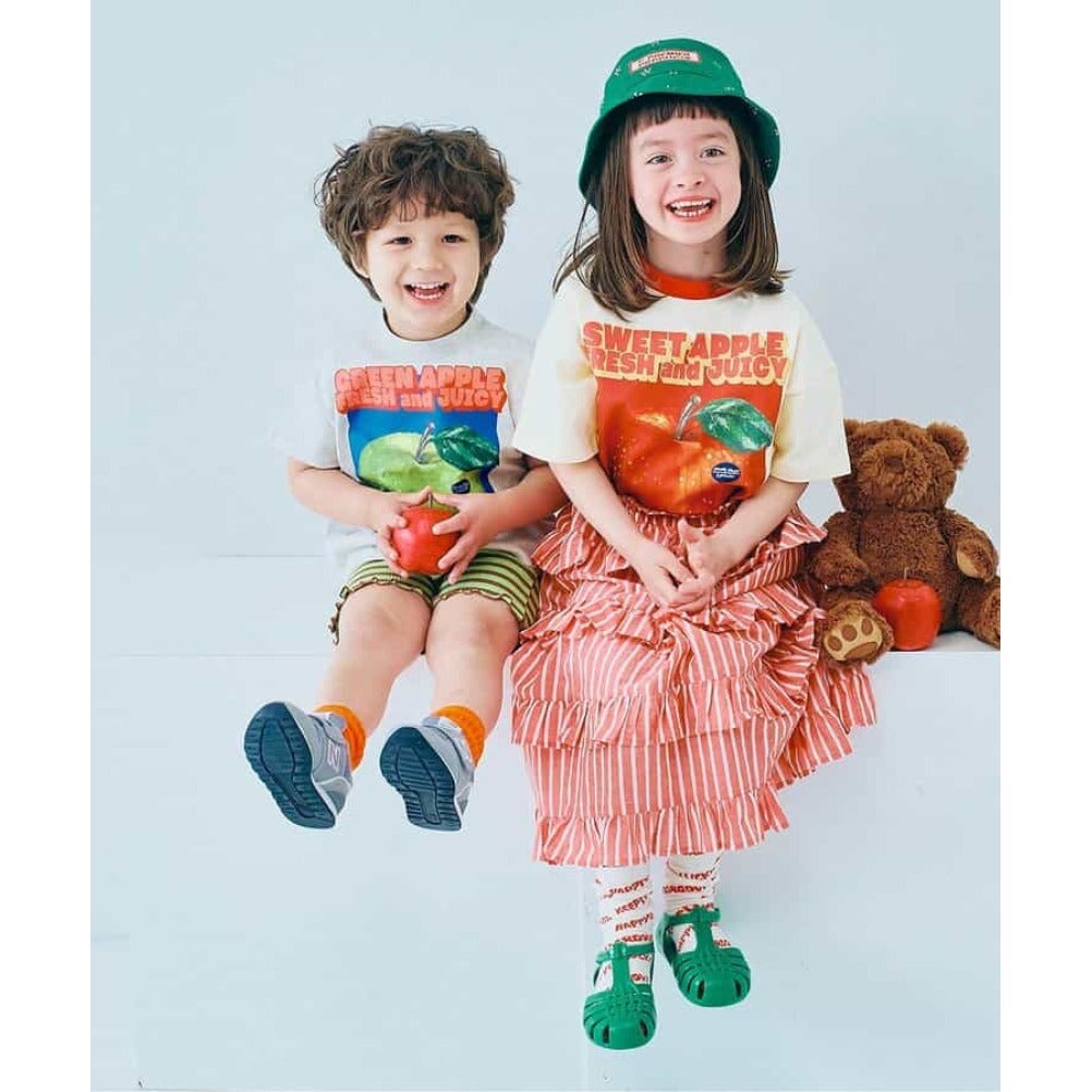 ピードットプルミエ] 元気いっぱいリンゴのグラフィックTシャツ